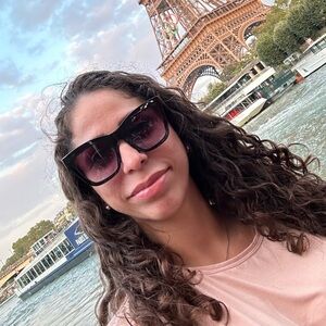 Meet your Posher, Cynthia